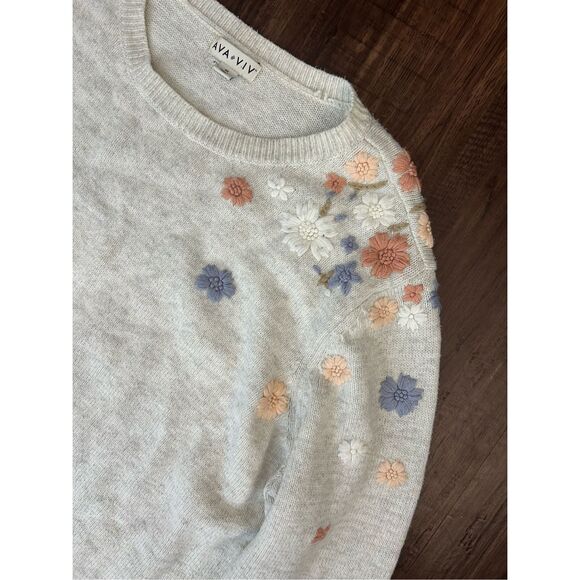 Ava & Viv Gray Embroidered Floral Sweater Size 4XL - Picture 3 of 9